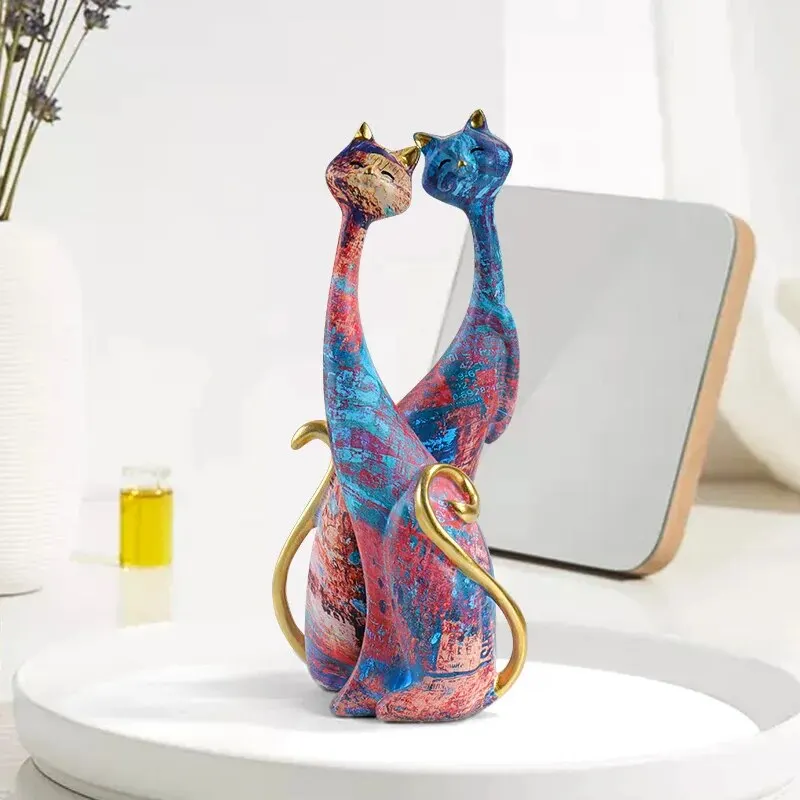 2 cats art statue